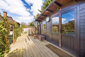 Garden work shed external- click for photo gallery